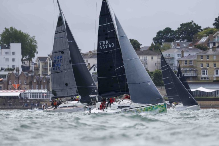Türk bayrağı Fastnet Race’te dalgalanıyor