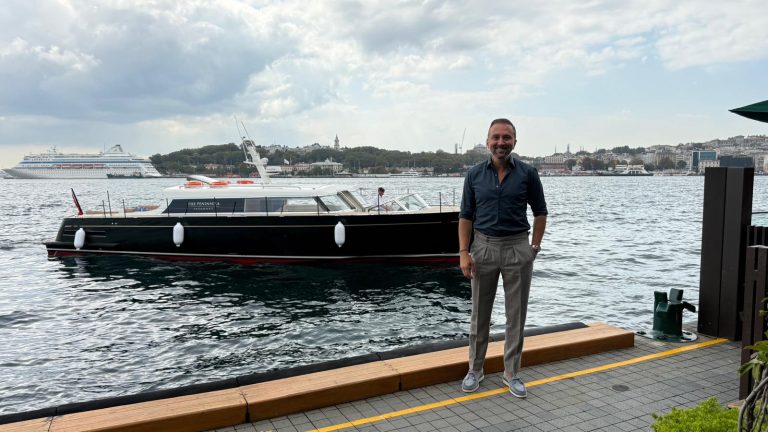 Peninsula’dan Boğaza özel tekne