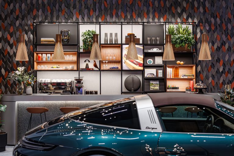 Porsche, İstanbul’un Kalbinde Yeni Bir Buluşma Noktası Açtı