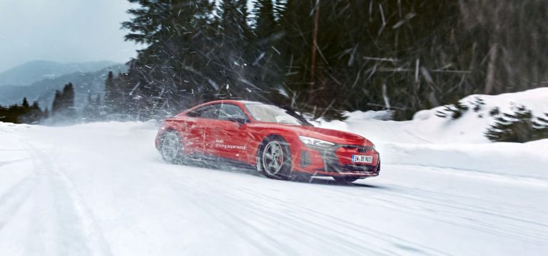 Audi ile Alpler’de Sürüş Eğitimi