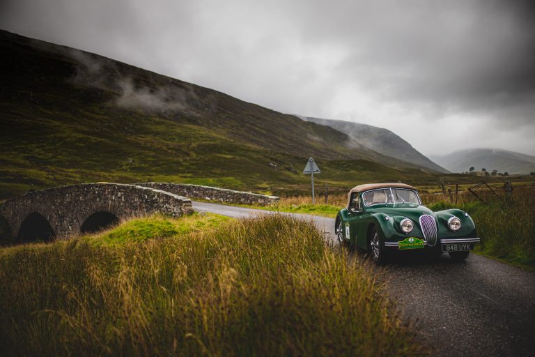 TUDOR, Dünya Çapında Efsanevi Rallilerin Resmi Zaman Tutucusu Olarak Hero-Era’ya Katılıyor