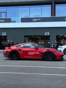 Yaşanması Gereken Bir Deneyim: Owners Club Üyeleri Porsche Experience’ta Buluştu